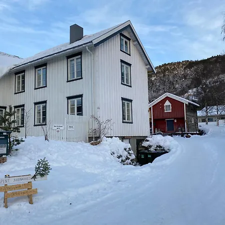 Lantgård Ner-grefstad Gard *